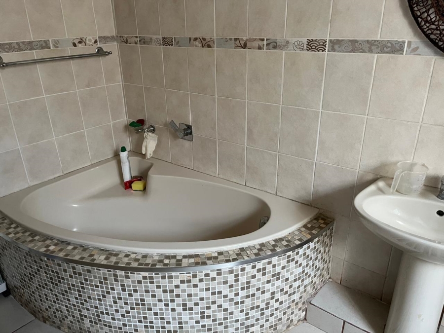 3 Bedroom Property for Sale in Zwelitsha Eastern Cape